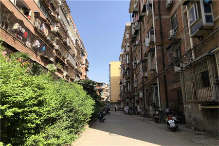 市中区荣华里土产巷3室1厅1卫76平米